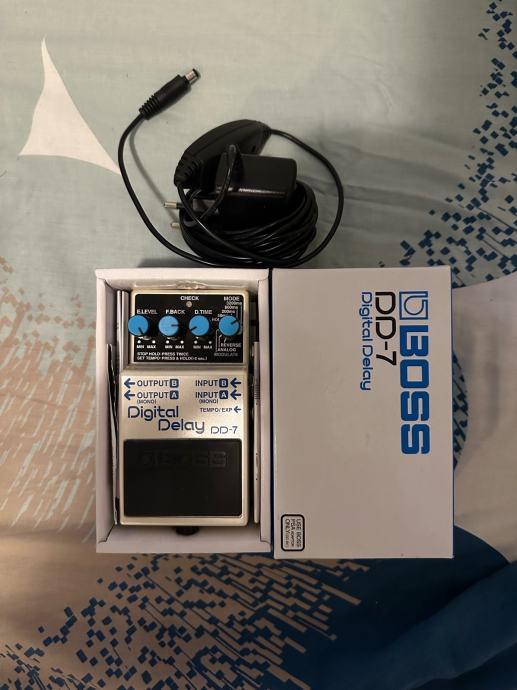 Boss DD-7 + original Boss AC adapter