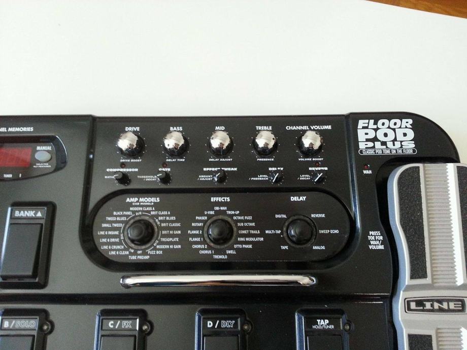 Line 6 Floor POD Plus multiefekt procesor