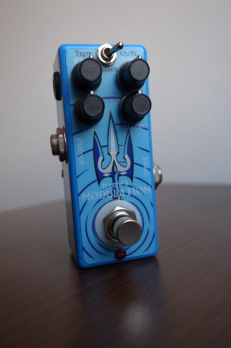 MythFX Triton - Reverb, Tremolo, Phaser, Flanger, Chorus, mini pedala