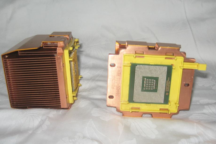 2x Intel Xeon 3.4 GHz ( SL7ZD ), socket 604 + bakreni hladnjak