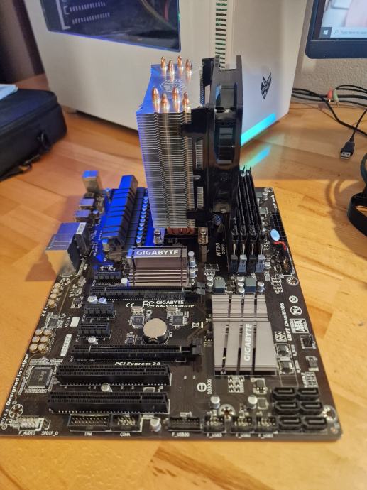 AMD fx8350 i gigabyte GA 970A