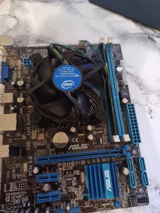 Intel Celeron G550 s maticnom, RAM i hladnjakom