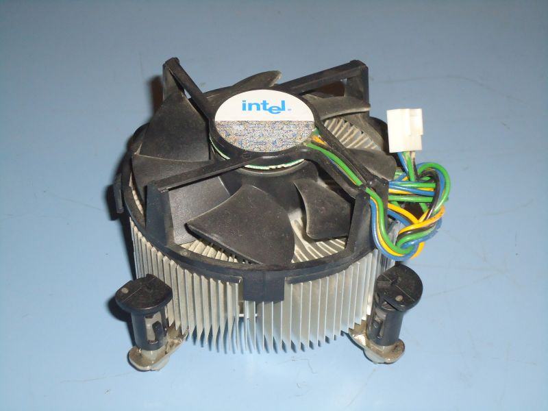 Intel Cooler Socket 775