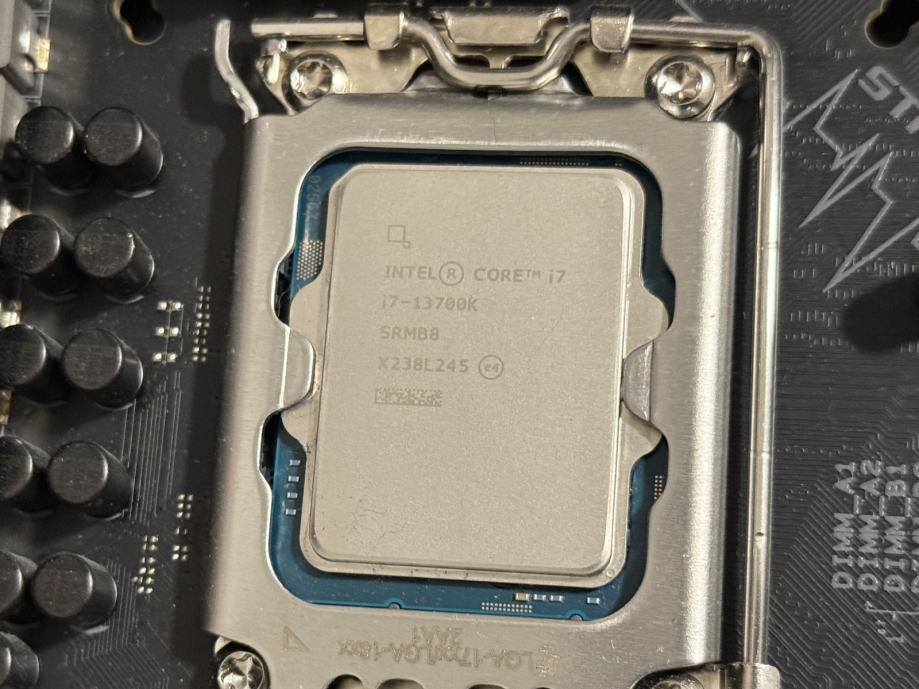 Intel I7 13700K