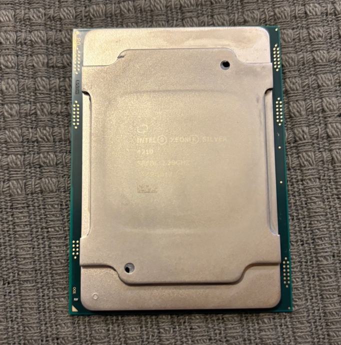 Intel Xeon Silver 4210