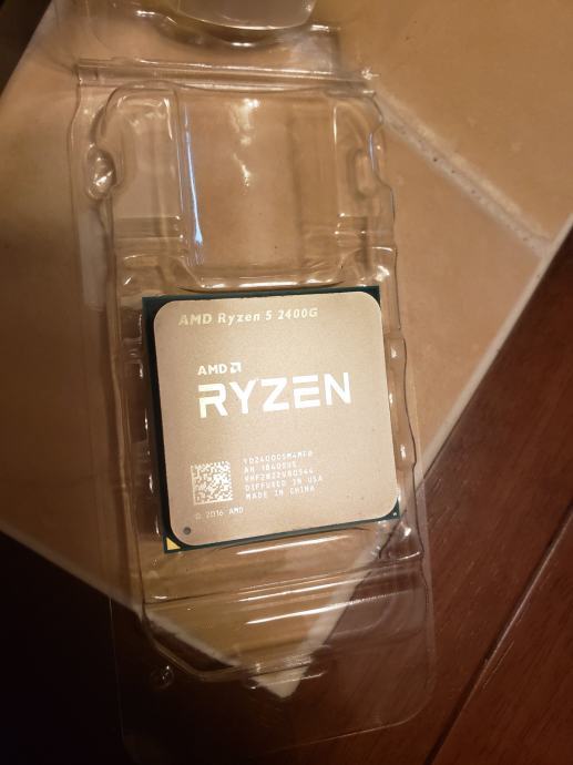 PRODAJEM AMD RYZEN 5 2400G PROCESSOR