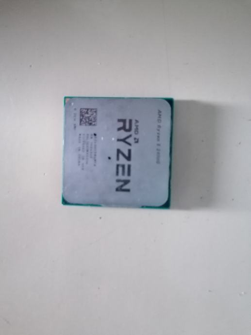 Prodajem neispravan ryzen 5 2400g