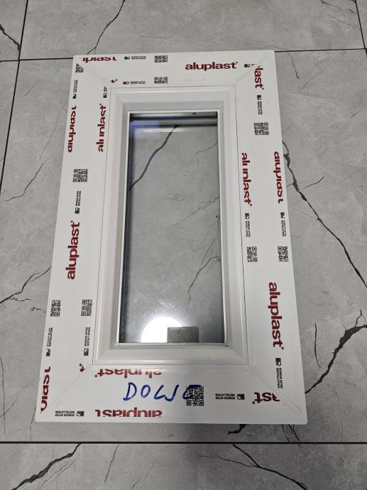 PVC prozor 50x30 cm