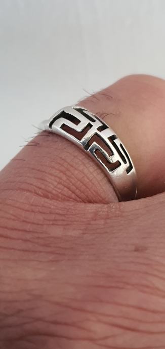 SREBRNI PRSTEN 925 MEANDER GREEK KEY