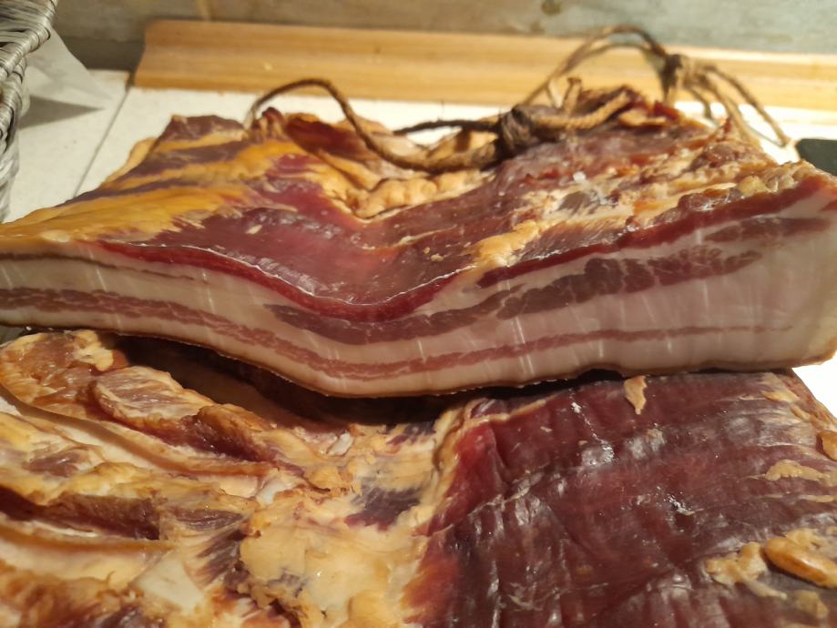 Slanina domaca suha