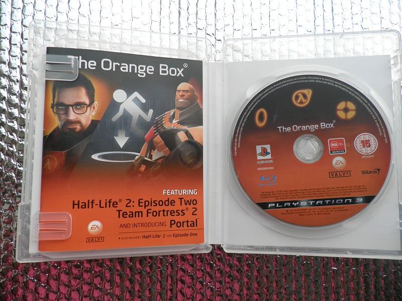 Orange box. Orange Box диск для ps3. Оранж бокс ps3. Оранжевая коробка стим. Оригинальный the Orange Box.