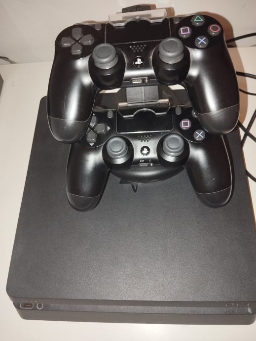 Sony PS4 + 2 kontrolera