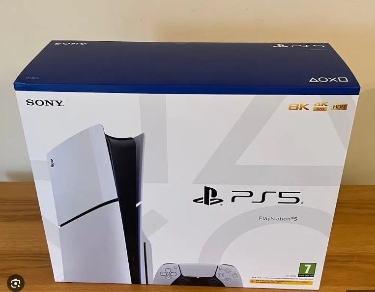 PS5 Slim 1 TB DVD Račun i Garancija sa 20 igrica gratis, kutija, sve..