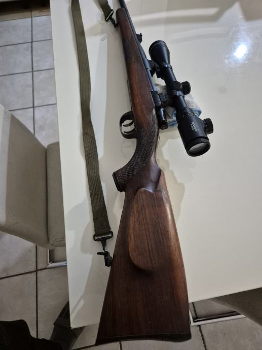 Crvena zastava 8x57