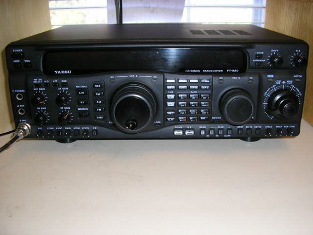 PRODAJEM YAESU FT-920