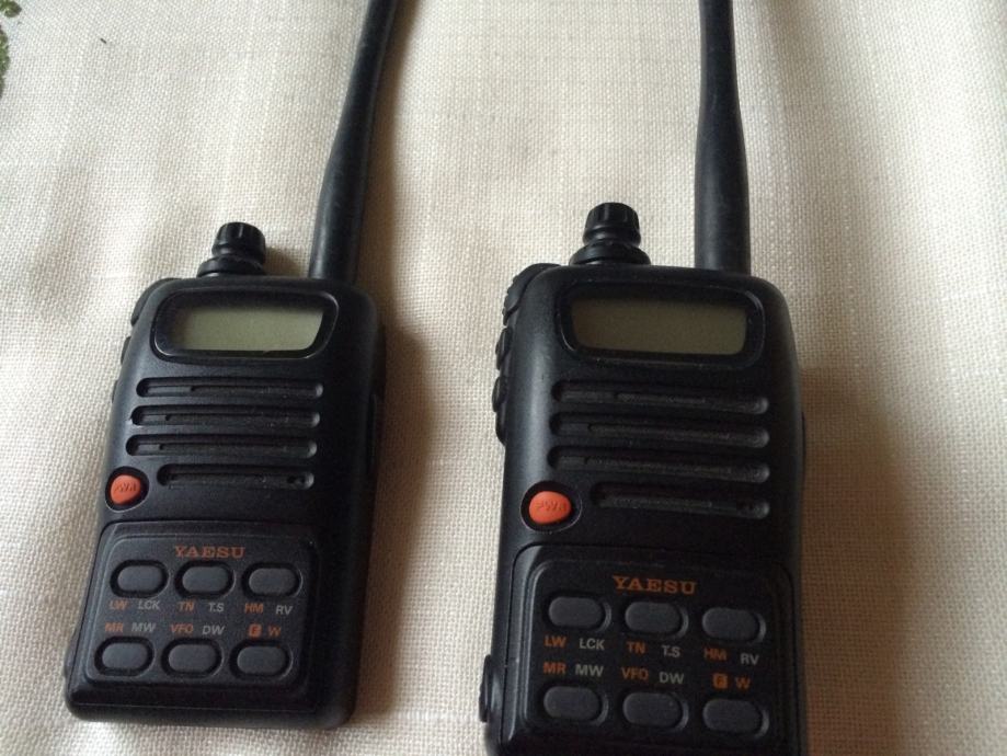 YAESU FT-10R