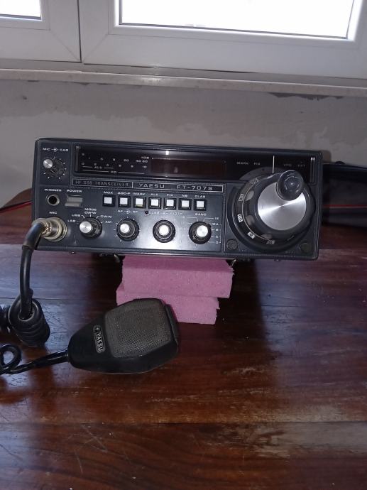 YAESU FT 707S