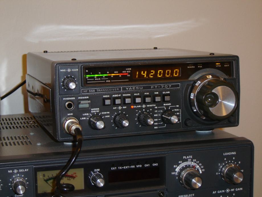 YAESU FT-707S