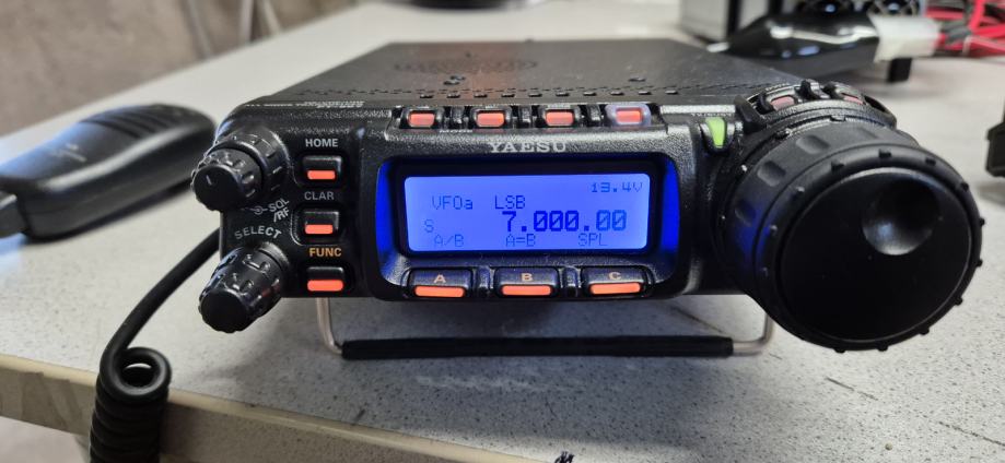 Yaesu FT-857D - HF/VHF/UHF