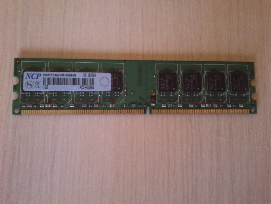 3x 1 GB, jedan slot od 2GB DDR2 rama