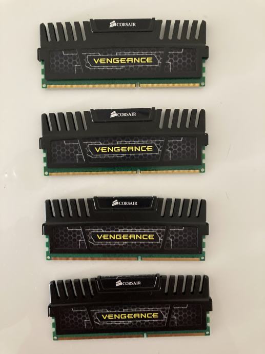 Corsair Venegance DDR3 1600mhz 4x4 GB - 16GB