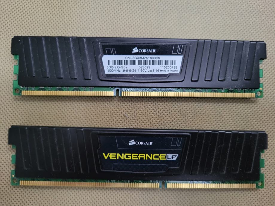 Corsair Vengeance 8GB (2x4GB) DDR3 1600 MHz