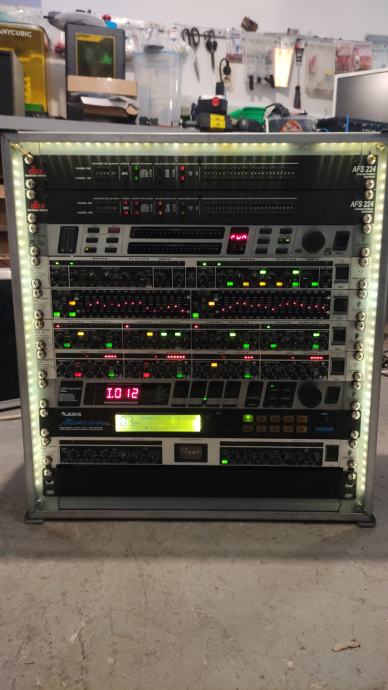 signal procesing rack za razglas komplet