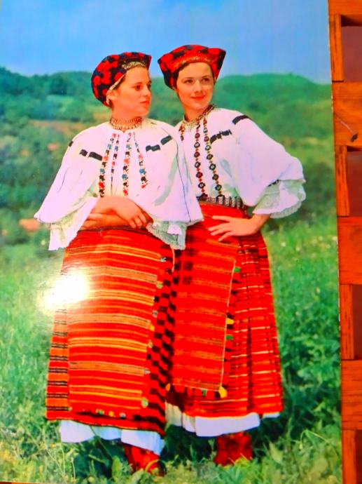 RAZGLEDNICA NARODNA NOŠNJA IZ BARANJE 70/80 FOLKLOR