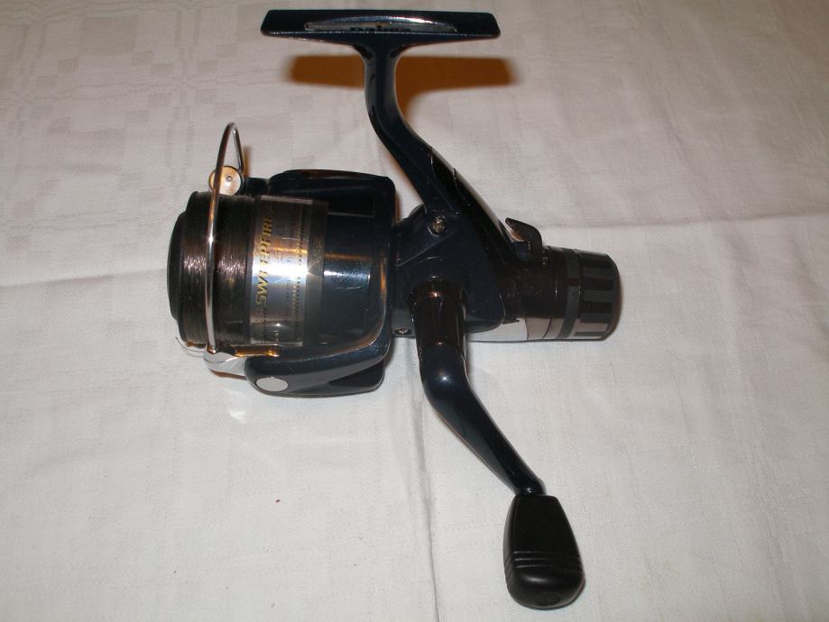 RIBOLOVNA ROLA  * DAIWA SWEEPFIRE  2550