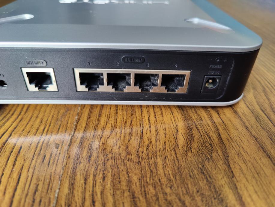 Security Router With VPN Cisco WRVS4400N Wireless-N Gigabit.