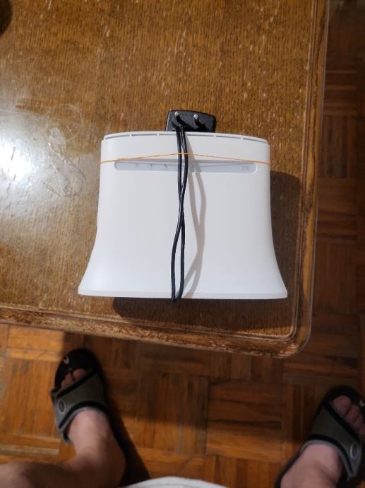 WiFi router ZTE sa karticom