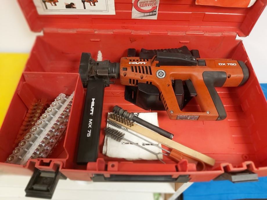 HILTI PIŠTOLJ DX 750