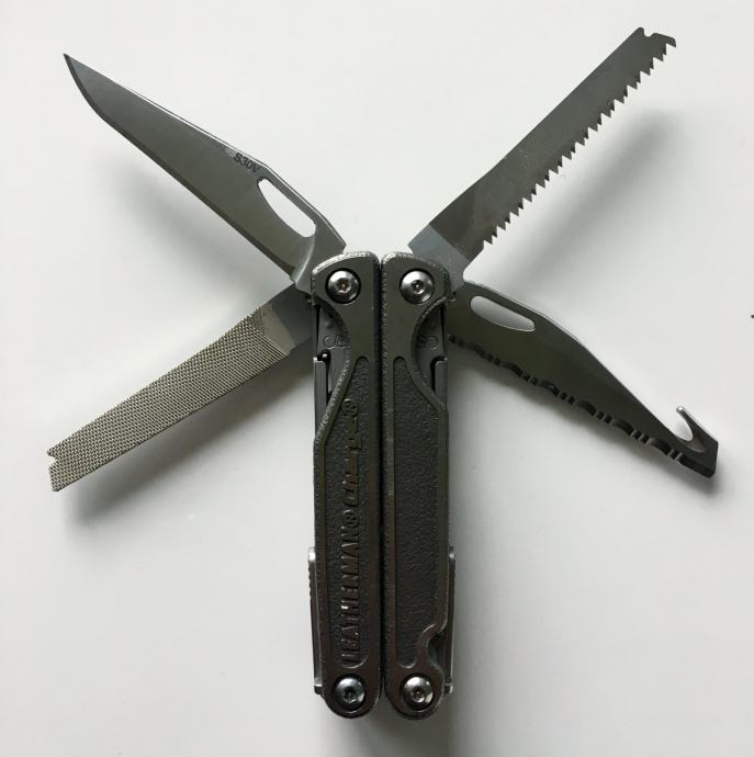 Сравнение leatherman surge и charge