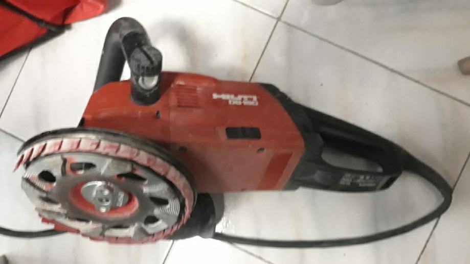 Hilti DG 150 Stroj Za Brušenje Betona