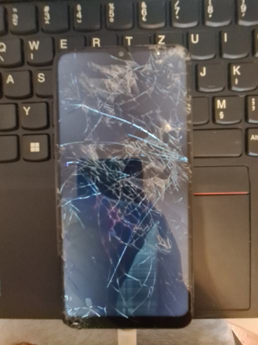 Samsung A10, razbijen ekran