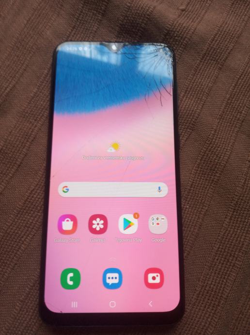 Samsung Galaxy A30s,4 GB RAM, 64 GB ROM,staklo napuknuto