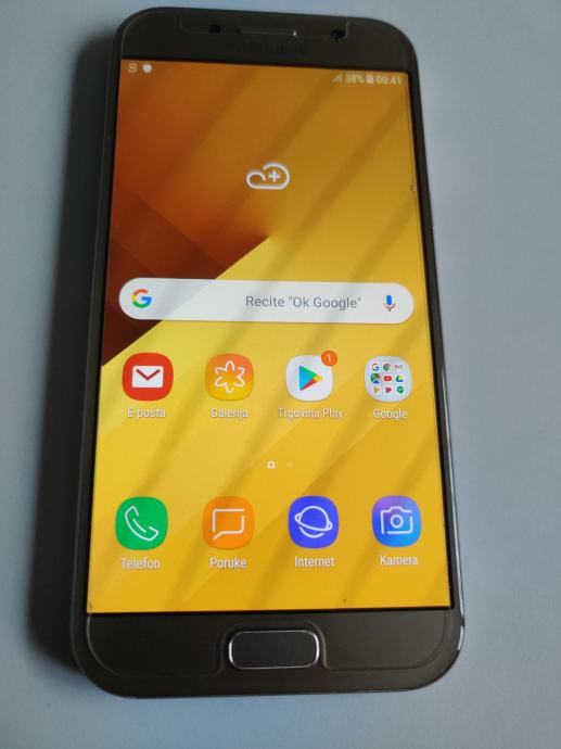 Samsung Galaxy A5(17), 3 GB RAM/32 GB ROM,sve mreže,sa punjačem