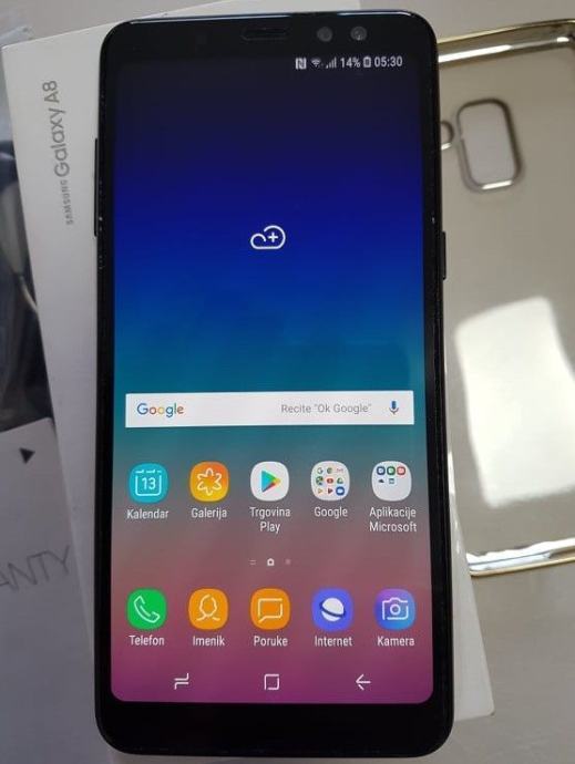 Samsung A8 kao novi