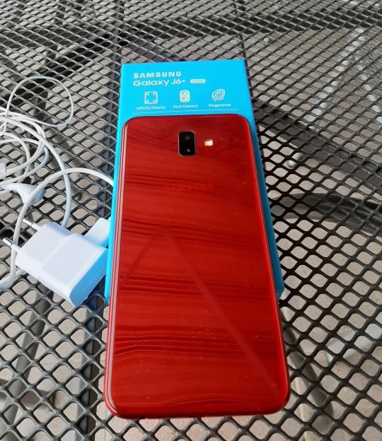 samsung galaxy j6 plus red