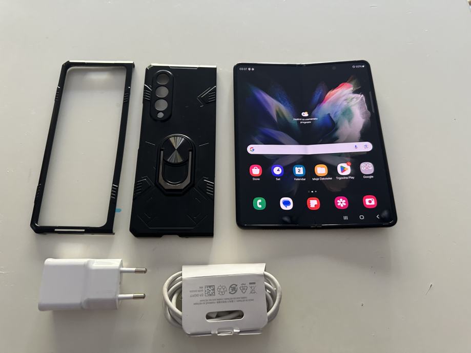 Samsung Galaxy Z Fold3,potpuno ispravno,bez ogrebotina,256gb