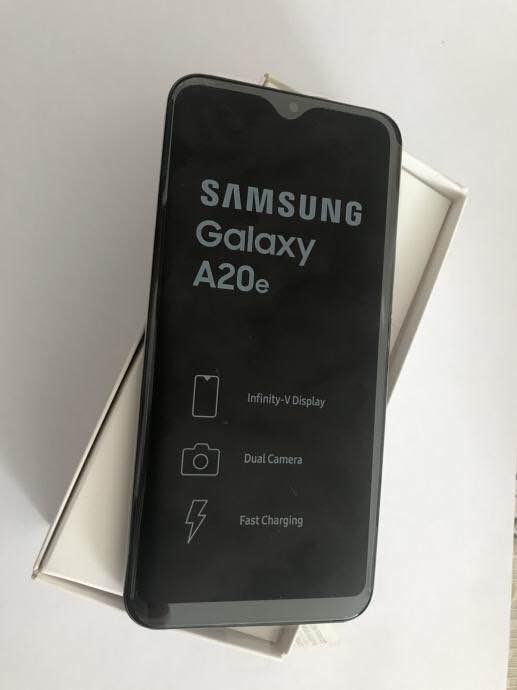 SAMSUNG GALAXY A20e 32GB crni, DUAL SIM, NOV NEKORIŠTEN, 900kn!!