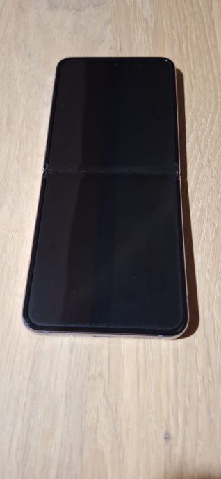 Samsung Galaxy Z Flip 4