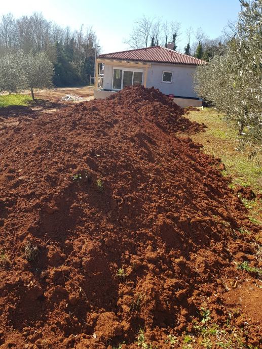 Zemlja crvenica - Od iskopa, bez kamena, iznimno plodna