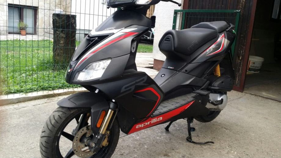 Aprilia SR 50R     49cm3, 2015 god.