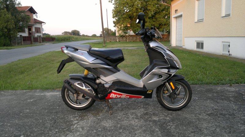 Aprilia SR50 49 cm3 Registriran 1 god., 2009 god.