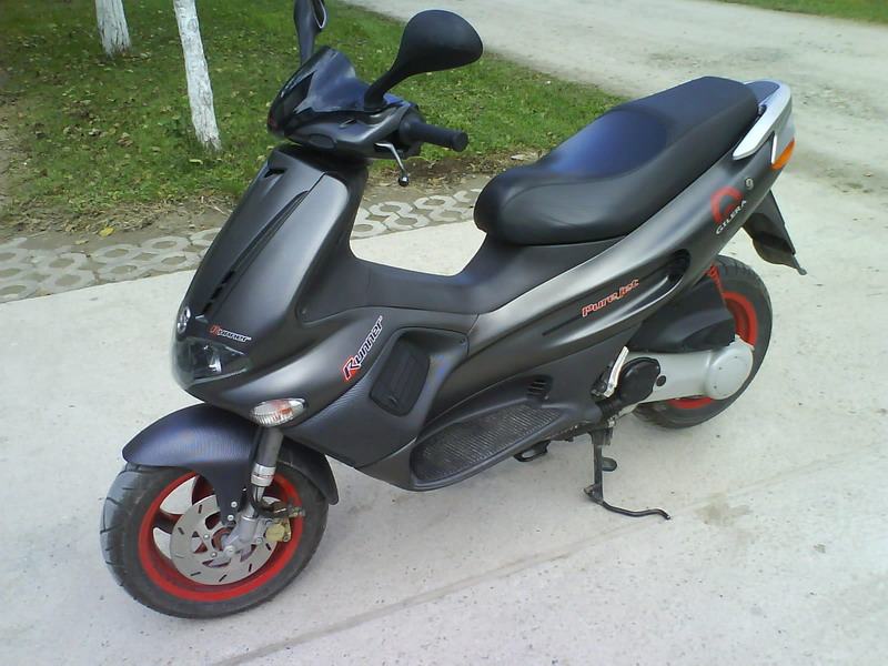 Gilera runner 49 cm3 zamjena, 2003 god.