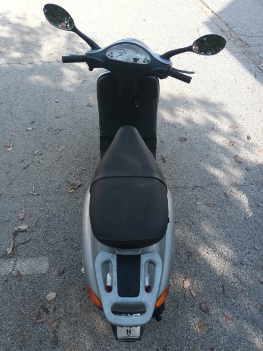 Piaggio Et2 50 Cm3 13200 Km 2 Vlasnik 2002 God