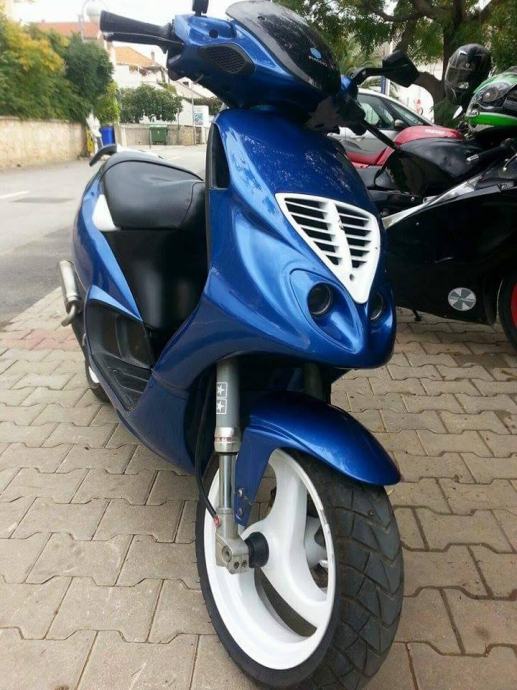 Piaggio NRG MC3 reg. 10/2016, 2002 god.