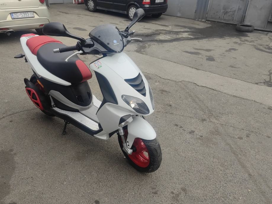 Piaggio Piaggio energy 50 49 cm3, 2015 god.