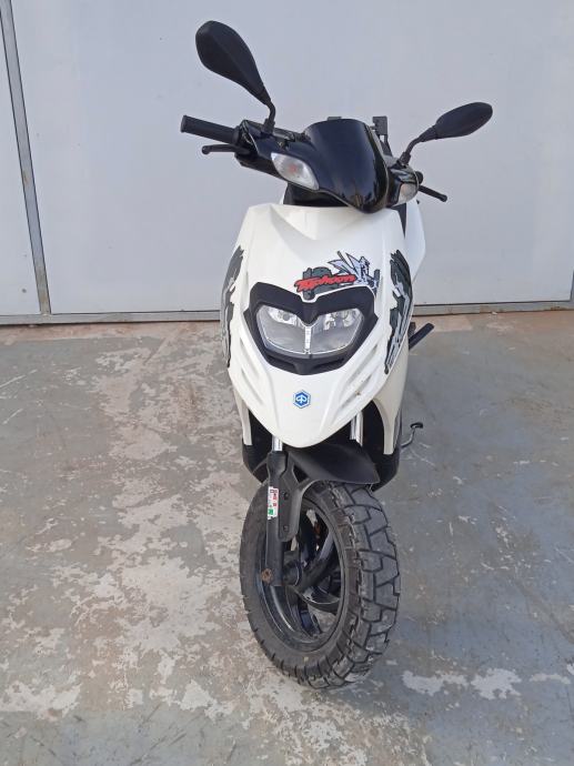 Piaggio Typhoon 49 cm3, 2019 god.